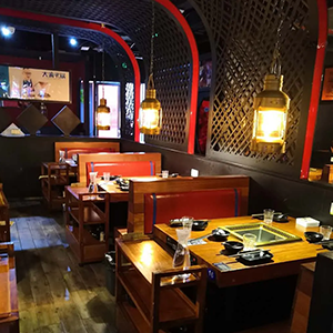 什么是無(wú)煙火鍋?zhàn)?？它與傳統(tǒng)火鍋?zhàn)烙惺裁磪^(qū)